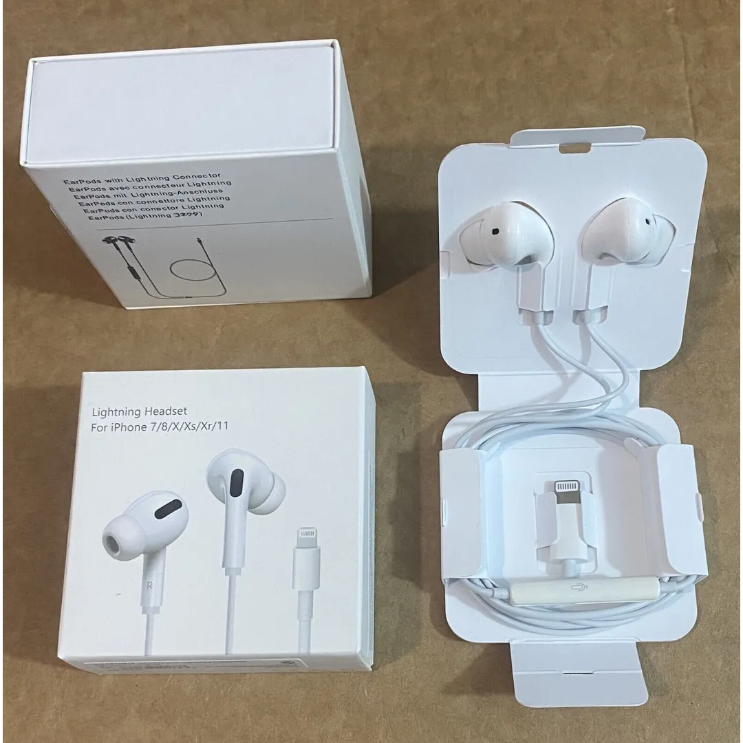 EarPods with Lightning Connector In Ear Earphones And Headphone With Microphone For iphone